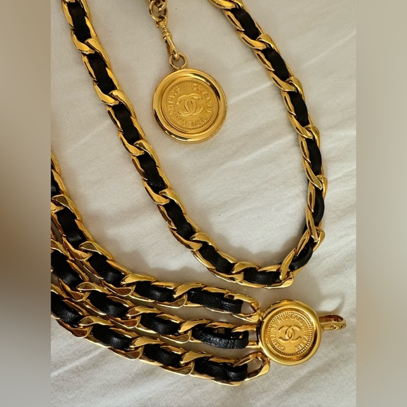 $1️⃣8️⃣0️⃣0️⃣ Chanel belt - Picture 8 of 12